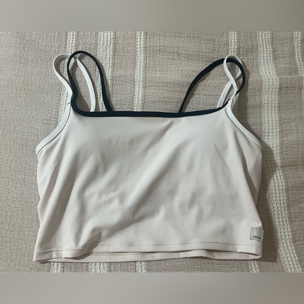 NWT women’s vuori daily layered tank marshmallow size medium